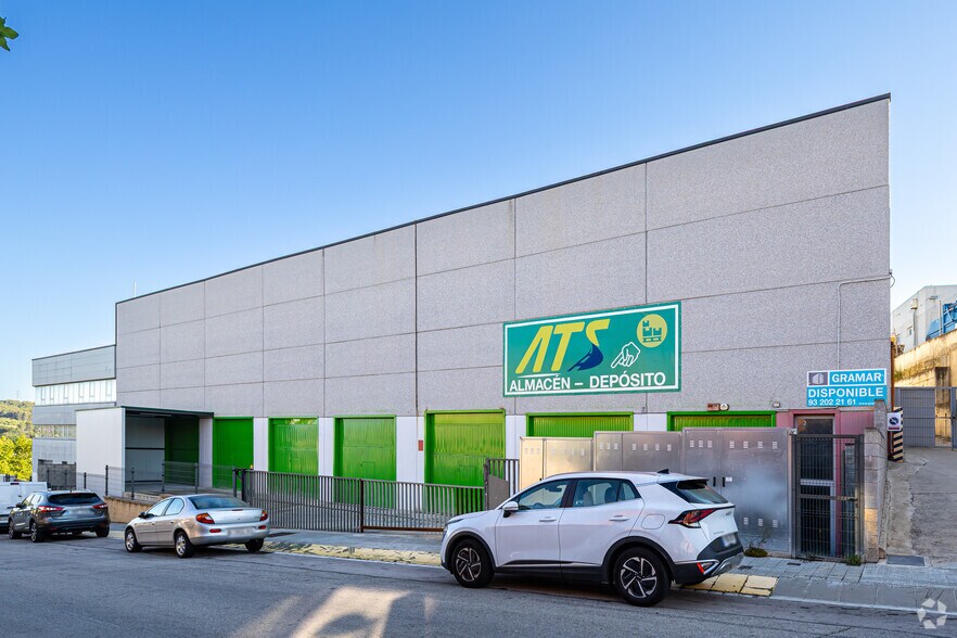 Local d'activités dans Rubí, Barcelona à vendre - Photo de l’immeuble – Image 1 sur 2
