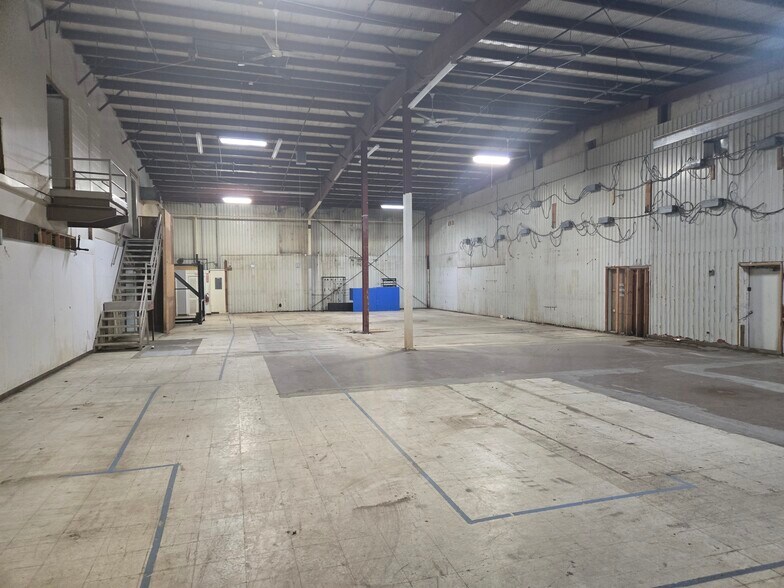 2800 Lynch Rd, Evansville, IN à louer - Photo intérieure – Image 3 sur 3