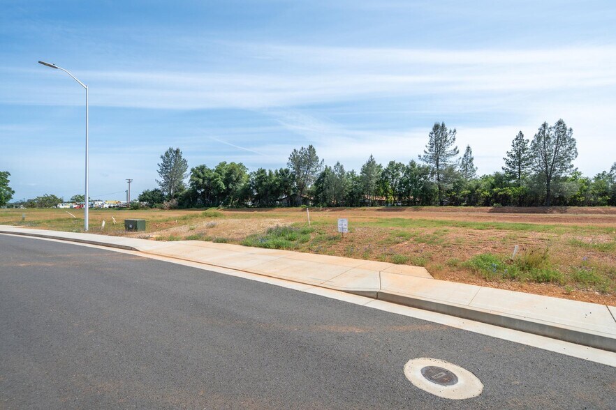 Rancho Industrial Park, Redding, CA à vendre - Photo de l’immeuble – Image 3 sur 4