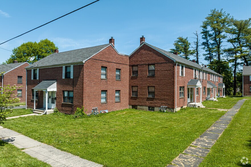 35 Woodland Dr, Hartford, CT à vendre - Photo de l’immeuble – Image 1 sur 98