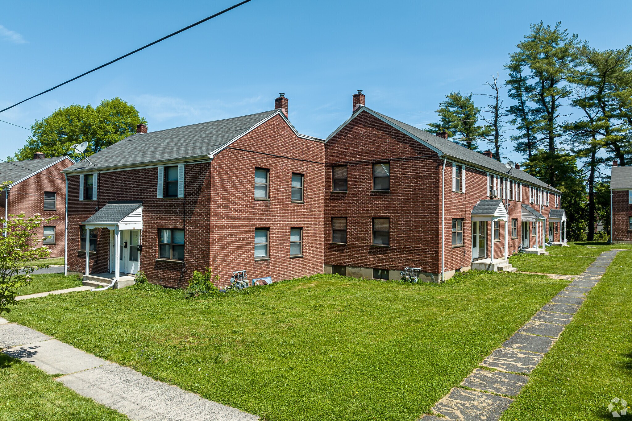 35 Woodland Dr, Hartford, CT à vendre Photo de l’immeuble– Image 1 sur 99
