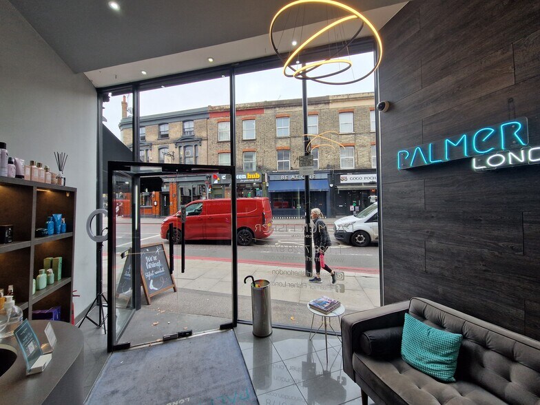 72-72A Battersea Rise, Londres à louer - Photo de l’immeuble – Image 3 sur 6