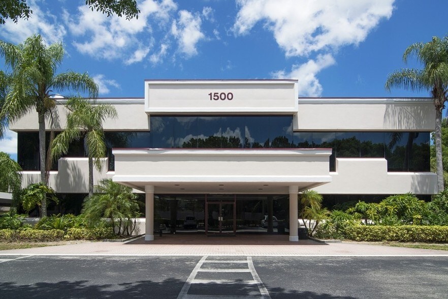 1500 Corporate Center Way, Wellington, FL à louer - Photo de l’immeuble – Image 1 sur 4