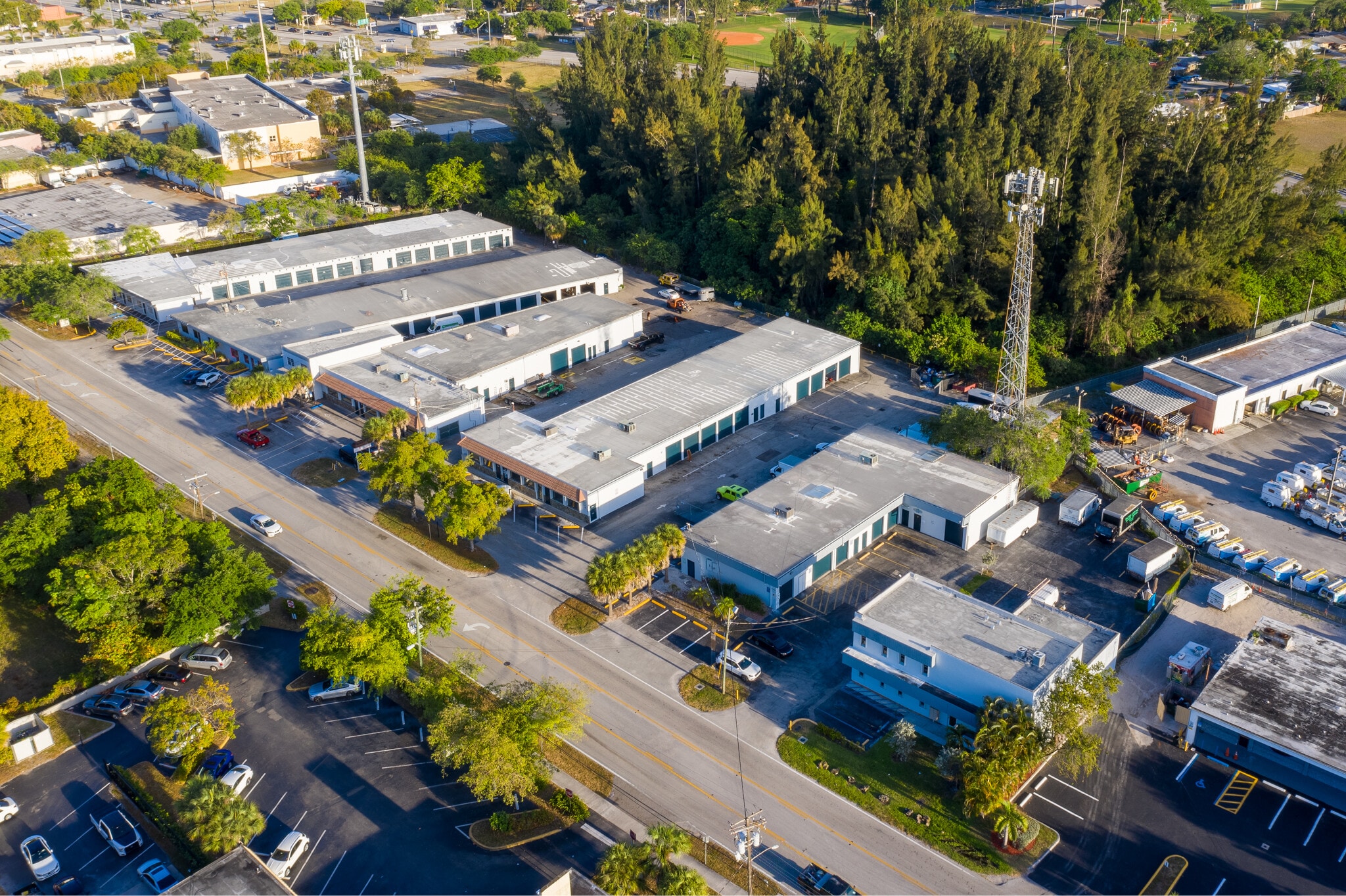 4202-4214 Peters Rd, Fort Lauderdale, FL à louer Photo principale– Image 1 sur 5