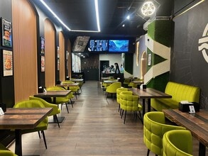 311 E 45th St, New York, NY à louer Photo intérieure– Image 1 sur 5