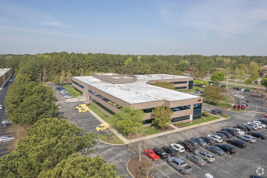 2829 Guardian Ln, Virginia Beach, VA à louer - Photo de l’immeuble – Image 2 sur 4