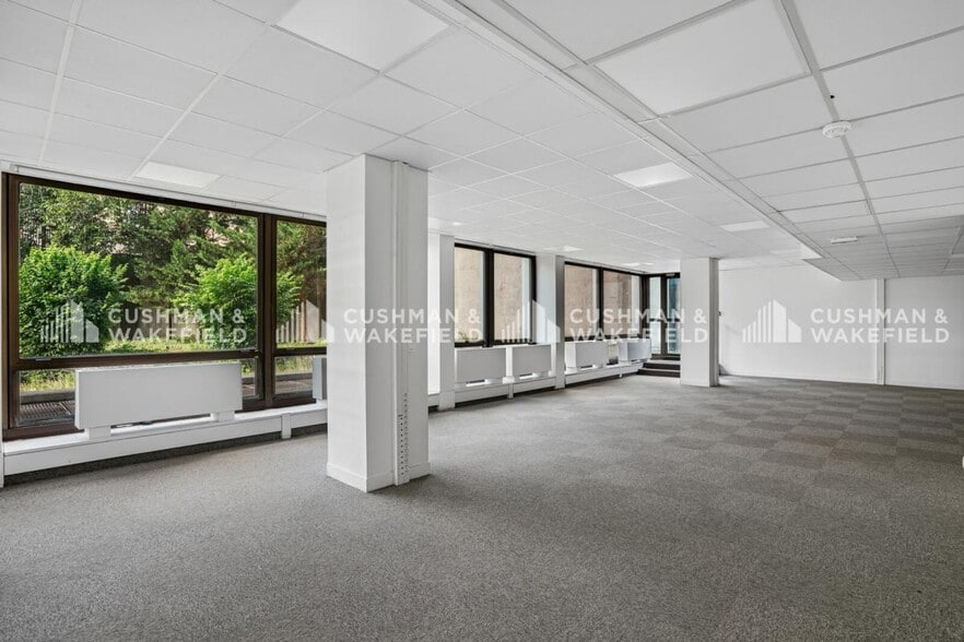 1-436 Rue Royale, Saint-Cloud à vendre - Photo intérieure – Image 3 sur 8