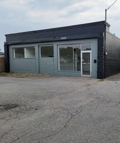 100 Charing Cross St, Brantford, ON à vendre - Photo de l’immeuble – Image 3 sur 4