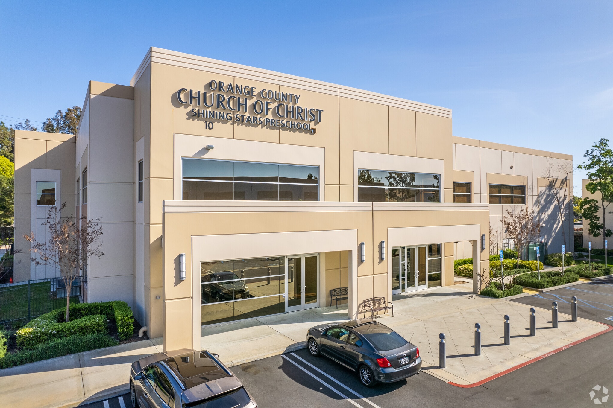 10 Goodyear, Irvine, CA à louer Photo principale– Image 1 sur 21