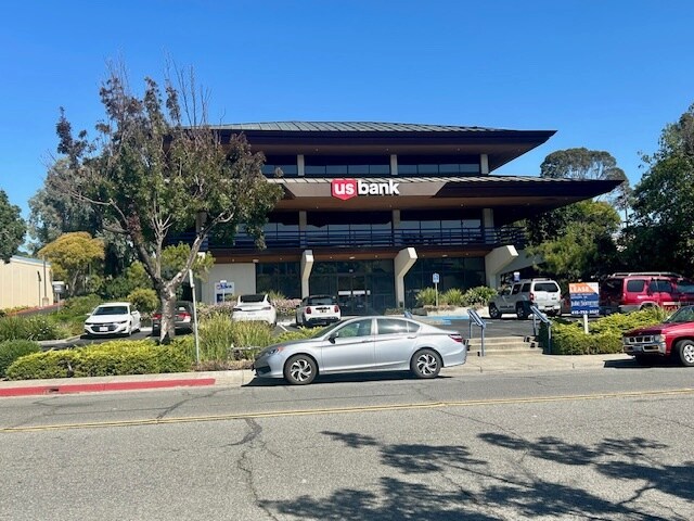 630 Las Gallinas Ave, San Rafael, CA à louer - Photo de l’immeuble – Image 1 sur 5