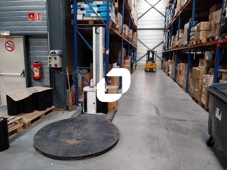 Bureau dans Colombier-Saugnieu à louer - Photo de l’immeuble – Image 2 sur 10