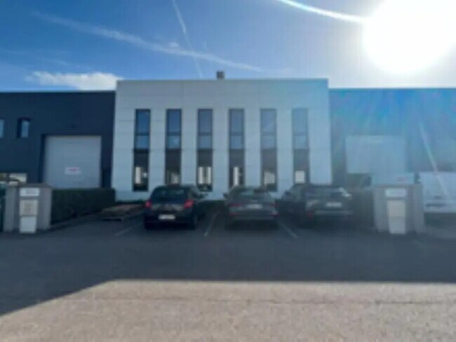 Plus de détails pour 4 Rue De L'Arsenal, Vénissieux - Local d’activités à vendre
