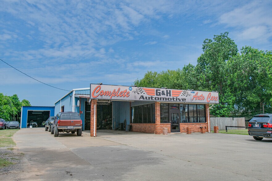 21123 Rhodes Rd, Spring, TX à vendre - Photo de l’immeuble – Image 3 sur 10