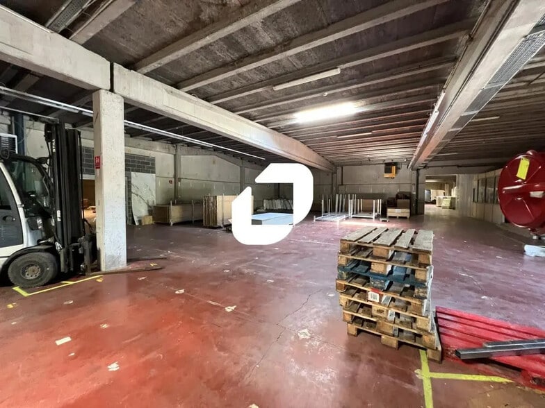 Local d’activités dans Halluin à louer - Photo de l’immeuble – Image 2 sur 11