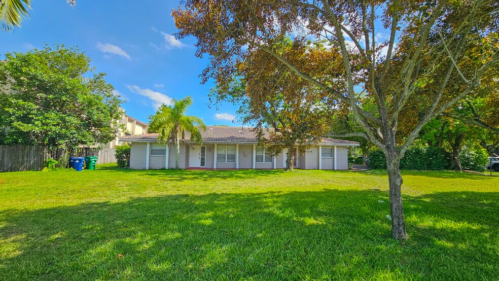 3775 NW 116th Ter, Coral Springs, FL à vendre - Photo de l’immeuble – Image 3 sur 58