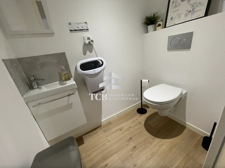 Bureau dans Nantes à vendre - Photo de l’immeuble – Image 2 sur 6