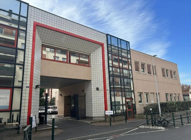 Plus de détails pour 4 Rue De L'Abbe Hazard, Nanterre - Industriel/Logistique à vendre