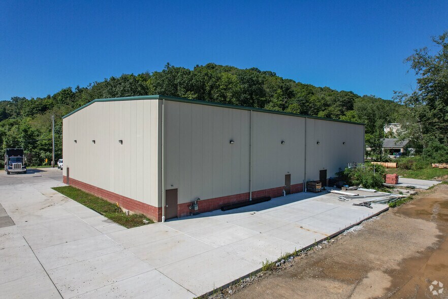 104 Douglas Rd, Sewickley, PA à vendre - Photo de l’immeuble – Image 3 sur 15