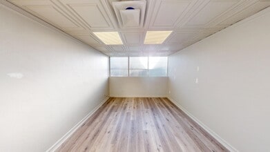 3065 Rosecrans Pl, San Diego, CA à louer Photo intérieure– Image 2 sur 8