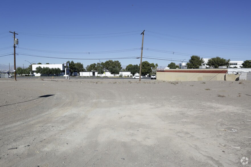 SE Lake Mead Dr & Water St, Henderson, NV à vendre - Photo principale – Image 1 sur 12