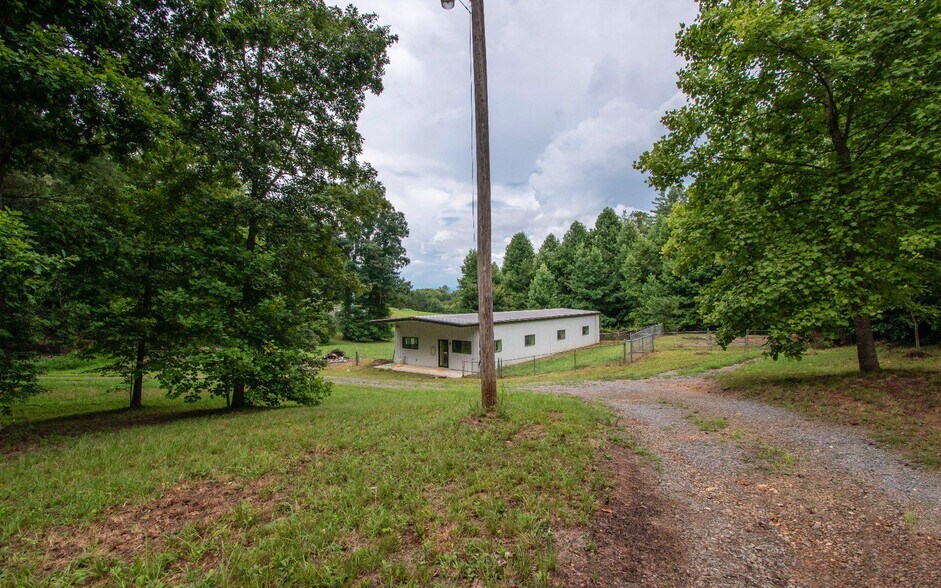 125 Gold Branch Rd, Murphy, NC à vendre - Photo de l’immeuble – Image 2 sur 9