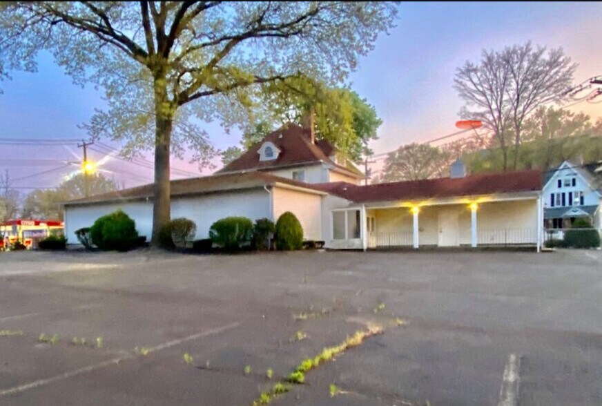 2470 North Ave, Bridgeport, CT à vendre - Photo de l’immeuble – Image 3 sur 3