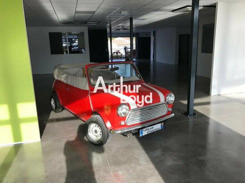 Local commercial dans à louer - Photo de l’immeuble – Image 3 sur 10