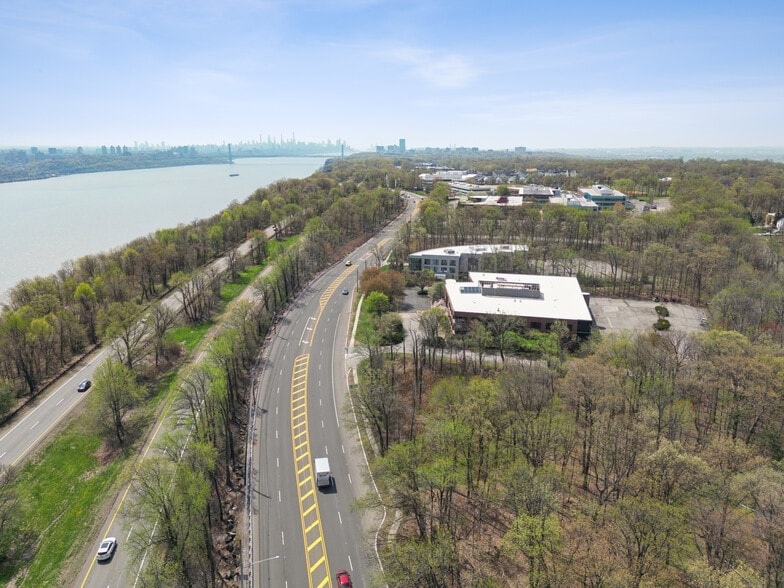 1000 Sylvan Ave, Englewood Cliffs, NJ à vendre - Aérien – Image 3 sur 54