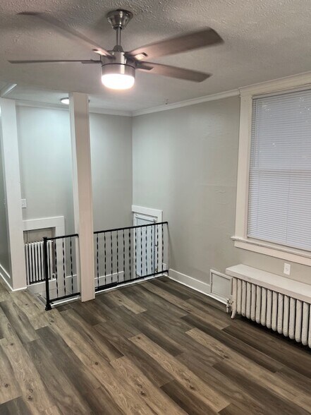 549 Logan St SE, Grand Rapids, MI à vendre - Photo de l’immeuble – Image 3 sur 12