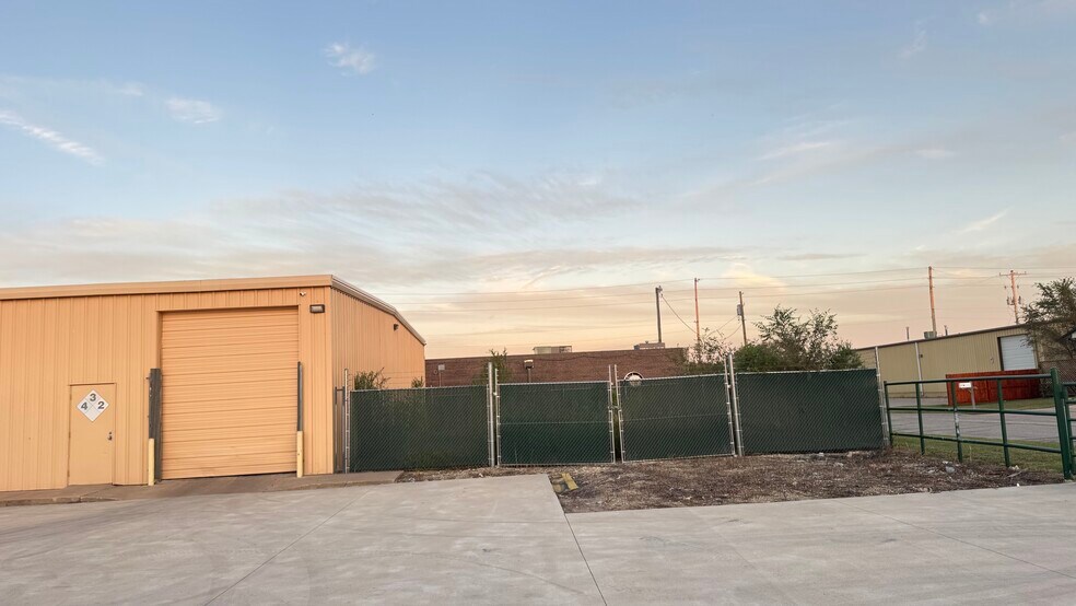 2569 W Pawnee St, Wichita, KS à louer - Photo de l’immeuble – Image 3 sur 5