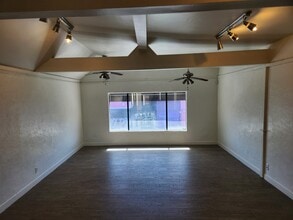 7615 1/2-7617  1/2 Melrose Ave, Los Angeles, CA à louer Photo intérieure– Image 2 sur 4