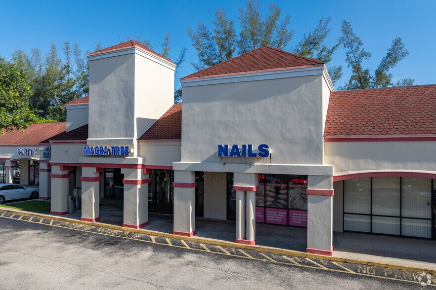 8901-9131 Pembroke Rd, Hollywood, FL à louer - Photo de l’immeuble – Image 3 sur 5