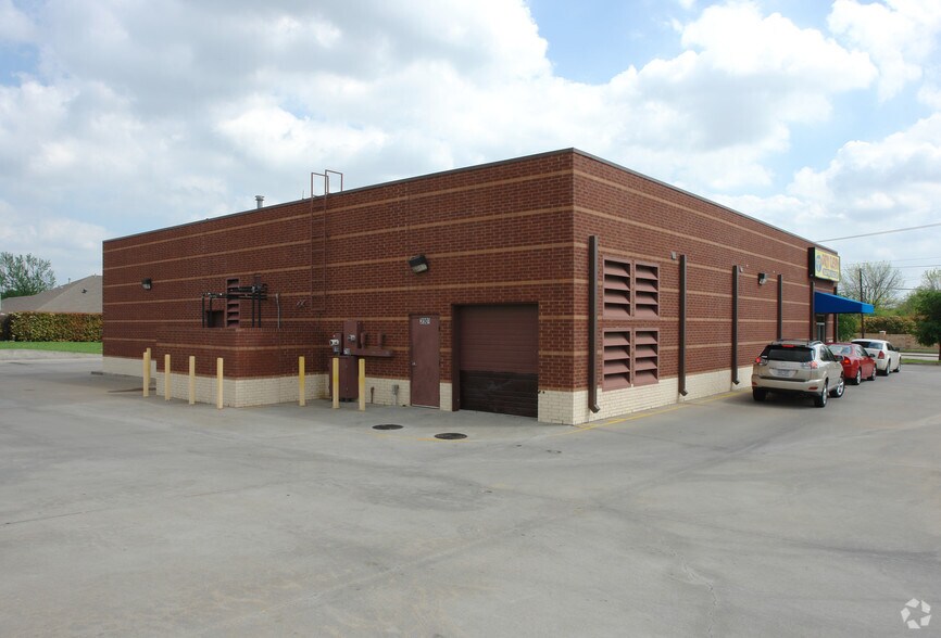 3901 Parker Rd, Plano, TX à louer - Photo de l’immeuble – Image 2 sur 2