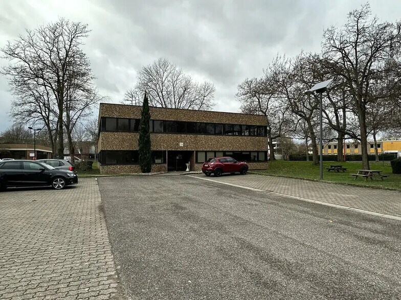 Bureau dans Lingolsheim à louer - Photo de l’immeuble – Image 1 sur 6