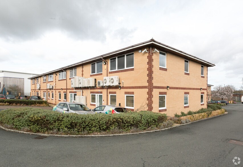 201-204 Love Ln, Cirencester à vendre - Photo de l’immeuble – Image 2 sur 8
