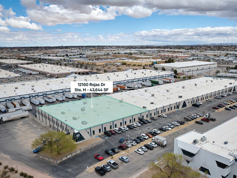 12160 Rojas Dr, El Paso, TX à louer - Photo de l’immeuble – Image 1 sur 1