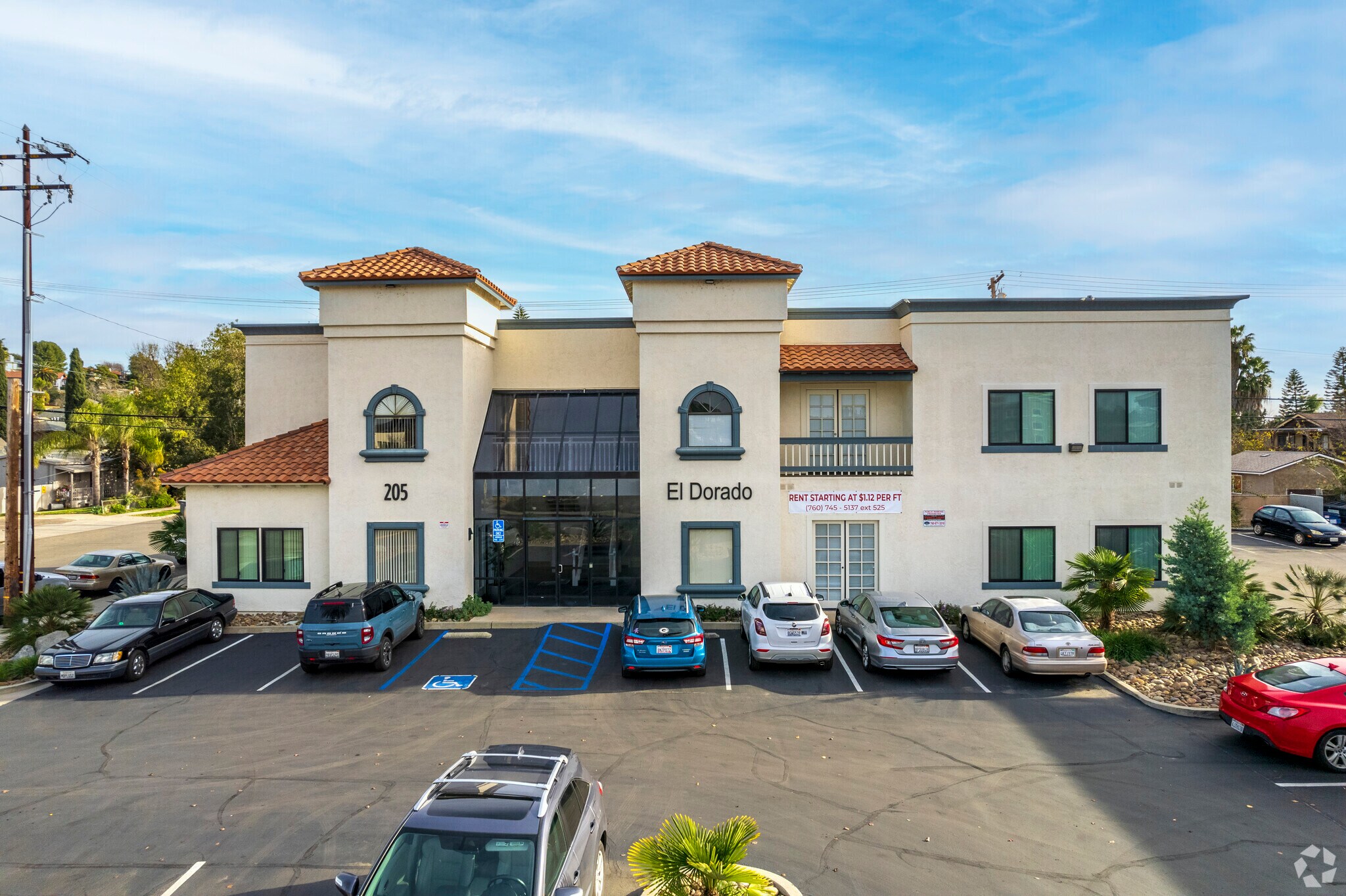 205 W 5th Ave, Escondido, CA à louer Photo principale– Image 1 sur 5