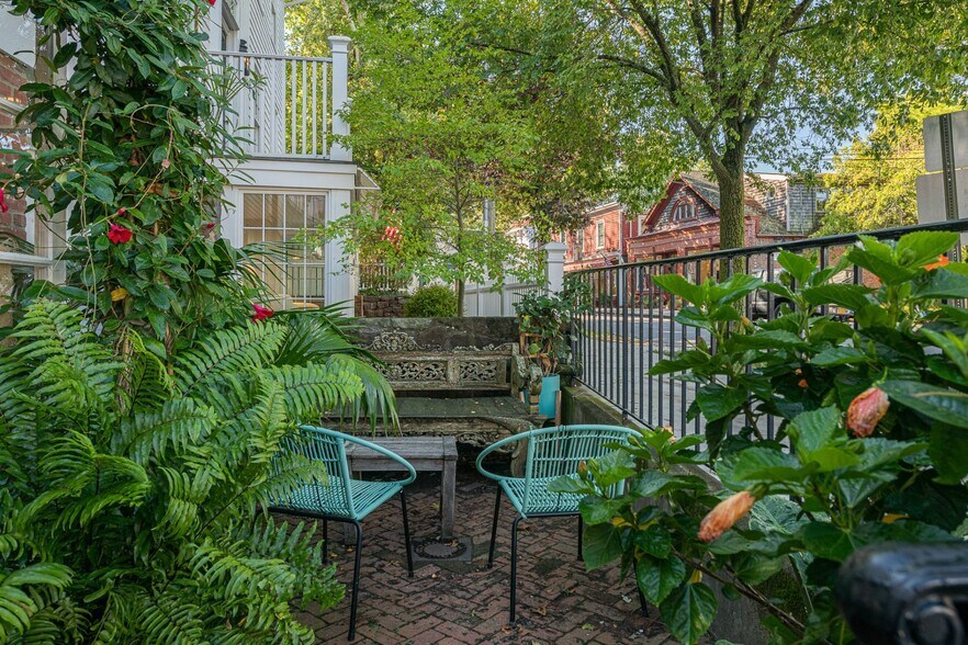 11 Madison St, Sag Harbor, NY à vendre - Photo de l’immeuble – Image 3 sur 11