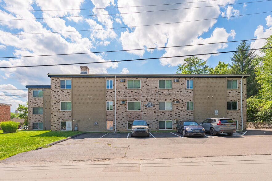 2301 Salvador St, Cincinnati, OH à vendre - Photo de l’immeuble – Image 2 sur 36