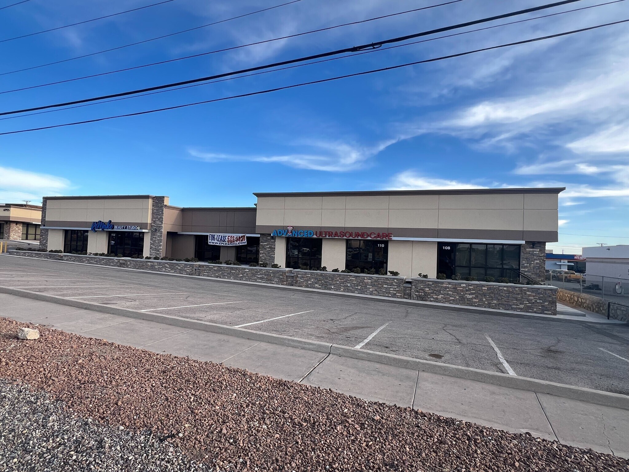 6955 N Mesa St, El Paso, TX à louer Photo de l’immeuble– Image 1 sur 4