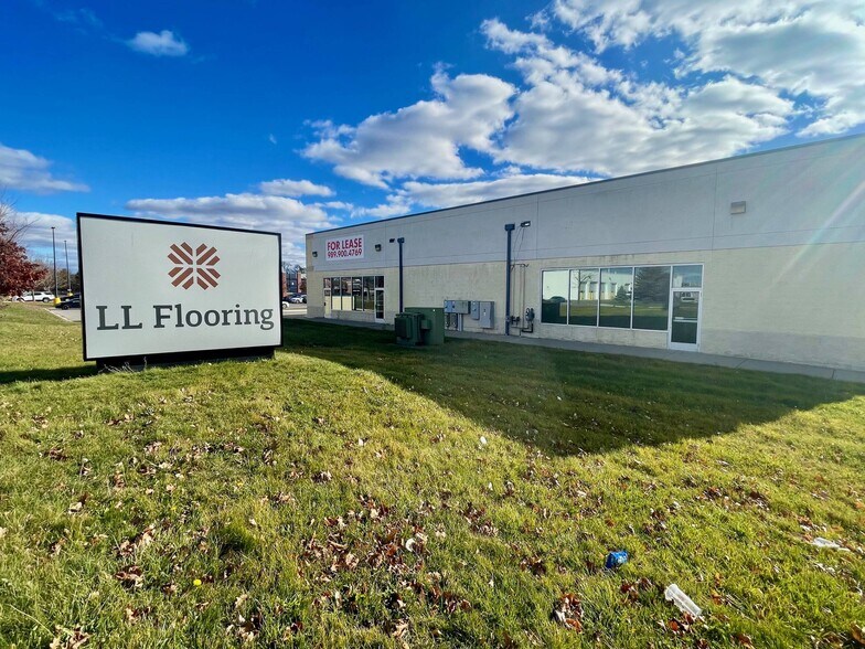5901 Brockway Rd, Saginaw, MI à vendre - Photo de l’immeuble – Image 2 sur 22
