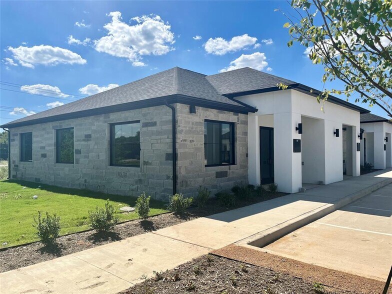 2001 Auburn Hills Pky, McKinney, TX à louer - Photo principale – Image 1 sur 22