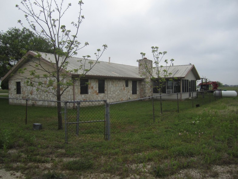 3809 Kelly Ln, Pflugerville, TX à louer - Photo de l’immeuble – Image 2 sur 7