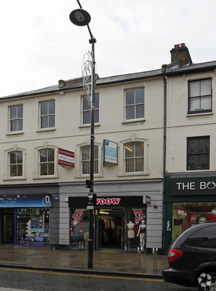 81-83 High Rd, Londres à vendre - Photo de l’immeuble – Image 3 sur 9