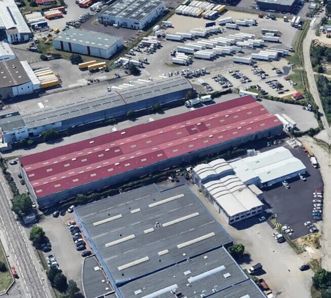 Industriel/Logistique dans Corbas à louer - Photo de l’immeuble – Image 3 sur 6