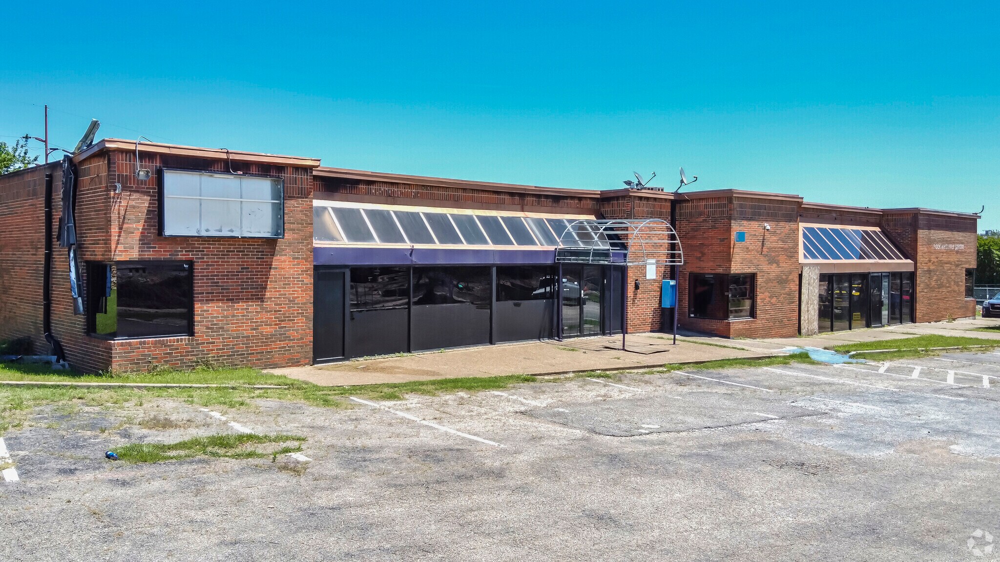 3304 W Camp Wisdom Rd, Dallas, TX à vendre Photo principale– Image 1 sur 9