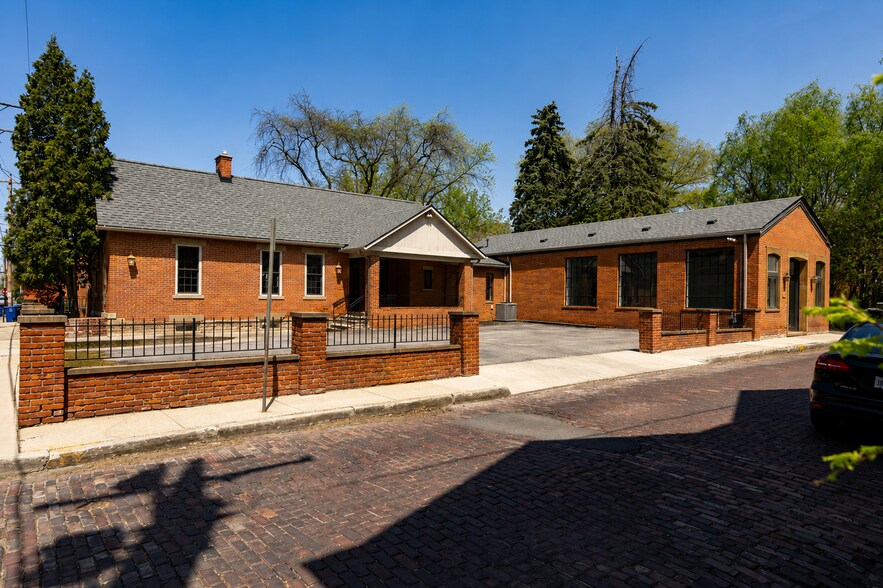 30-40 E Columbus St portefeuille de 3 biens à vendre sur LoopNet.fr - Photo de l’immeuble – Image 2 sur 18