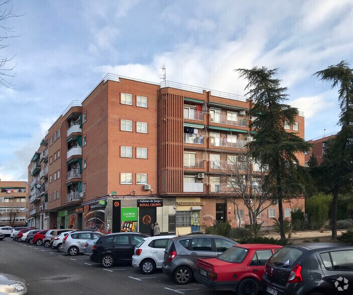 Immeuble residentiel dans Coslada, Madrid à vendre - Photo principale – Image 1 sur 3