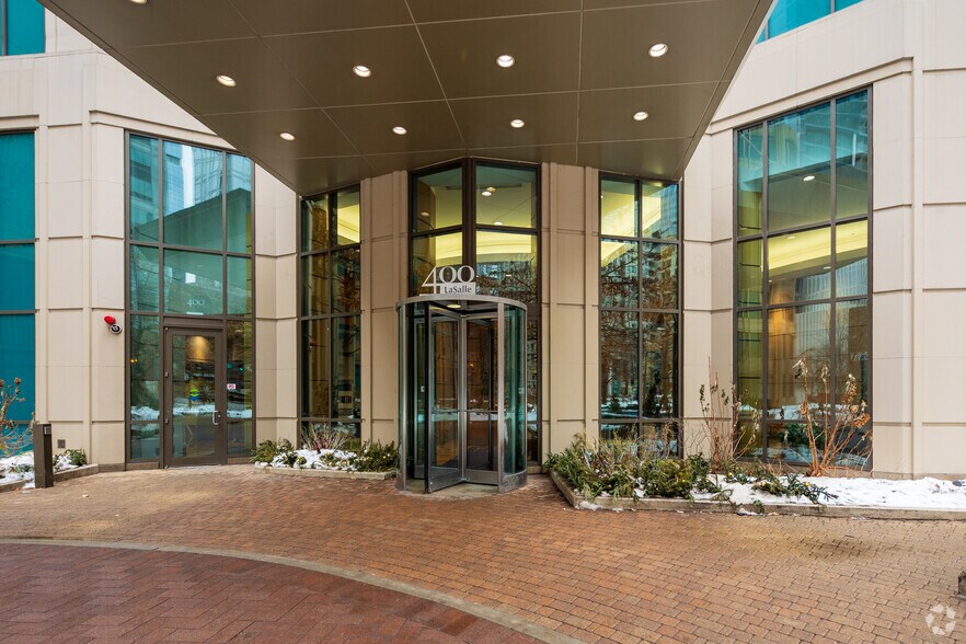 400 N LaSalle St, Chicago, IL à louer - Photo de l’immeuble – Image 3 sur 3