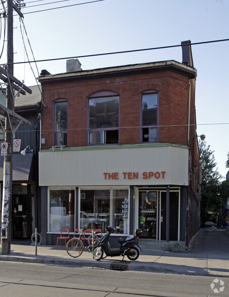 749 Queen St W, Toronto, ON à louer - Photo de l’immeuble – Image 3 sur 3